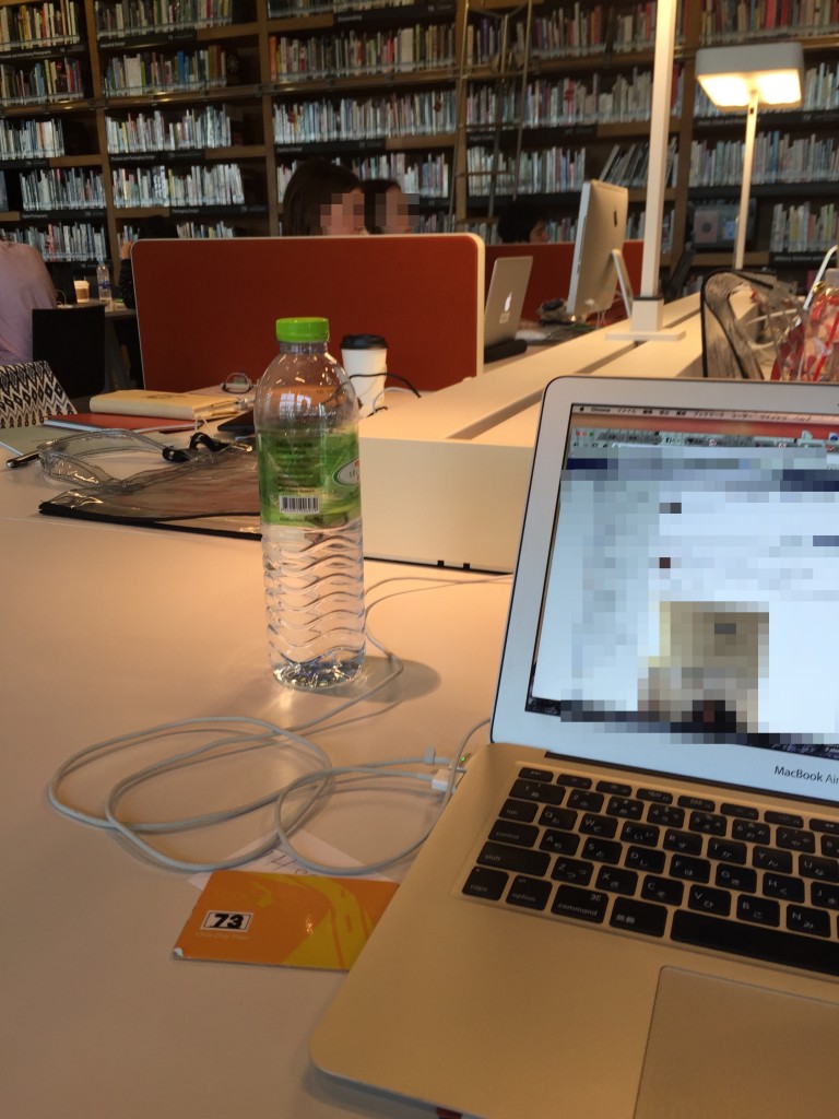 バンコクのコワーキング2B cafe at TCDCは無料WiFiが超高速