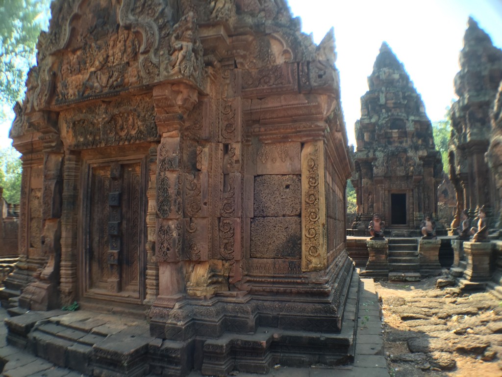 圧巻!世界遺産バンテアイ・スレイ