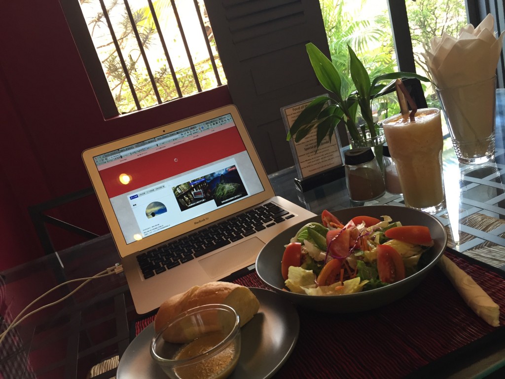 シェムリアップのオススメ無料WiFiカフェ「Joe to Go」は生野菜がおいしい