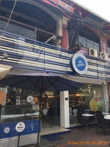 シェムリアップのオススメ無料WiFiスポット第3位 Blue Pumpkin(sivatha street店)の外観