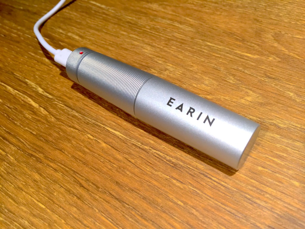 完全ワイヤレス!超小型・超軽量のBluetoothイヤホン「EARIN」は充電カプセルの充電も早い!