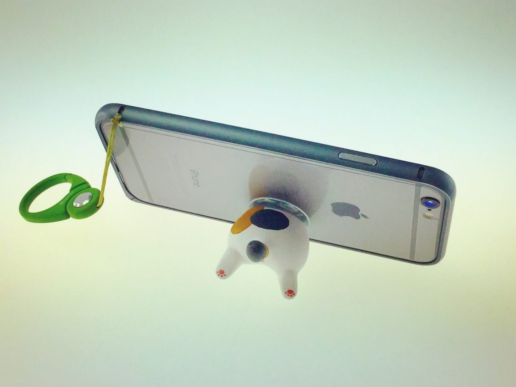 【スマホスタンド】小型・軽量で持ち運びに便利なスマーフォン立てホルダー