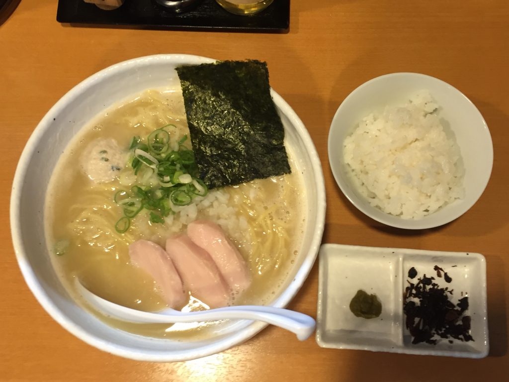 【亀有】食べ飽きない亀有グルメ「らーめん銀杏」の鶏そば塩がおいしすぎる!