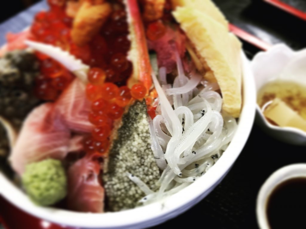 【北千住】居酒屋風ご飯でグルメランチ!徳田屋食堂の海鮮丼✨