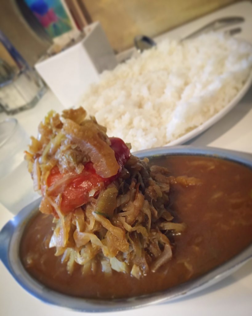 【柏グルメ】ランチ上位店「カレーの店 ボンベイ本店」の名物ボンベイカレーに挑戦