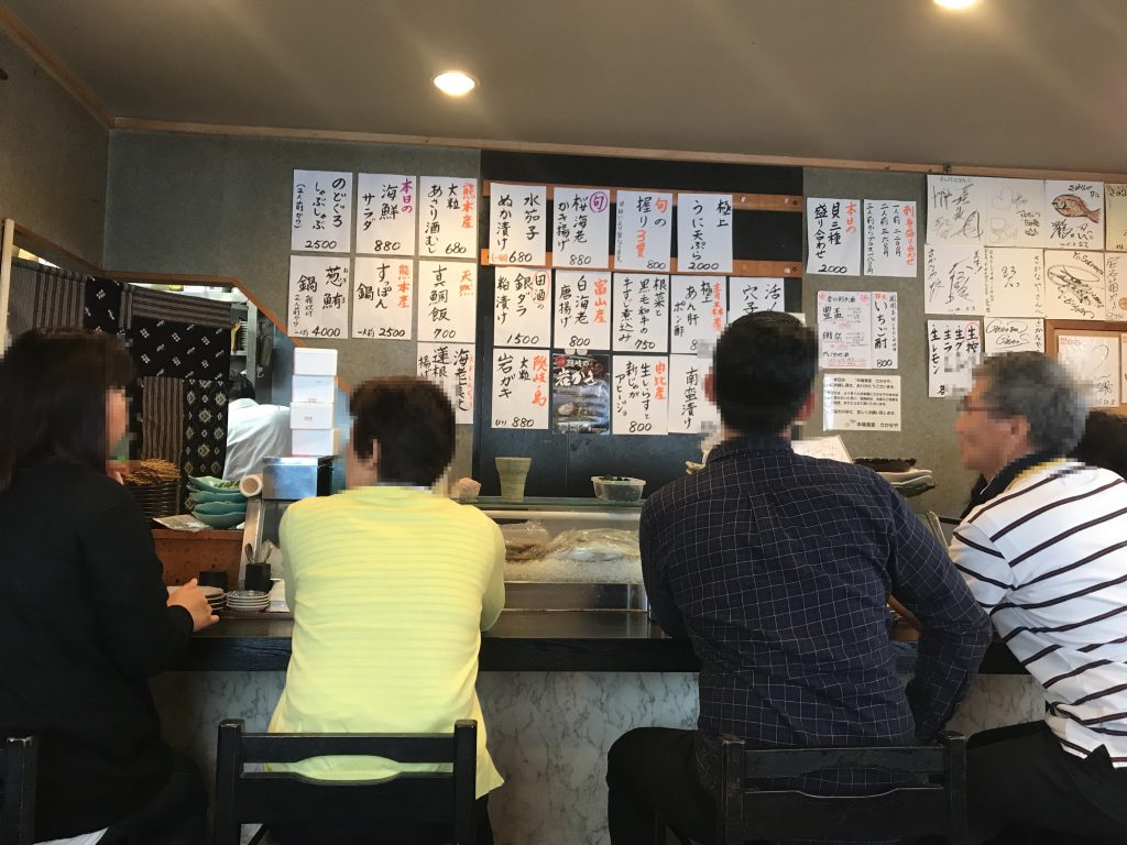 北千住の市場食堂さかなやの極上海鮮丼が1杯で2杯分のコスパ!