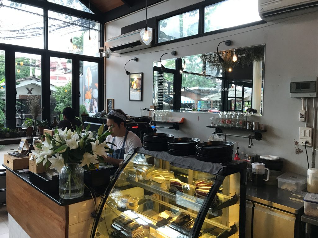 チェンマイで行列ができるかき氷のお店「Cheevit Cheeva」が凄い!