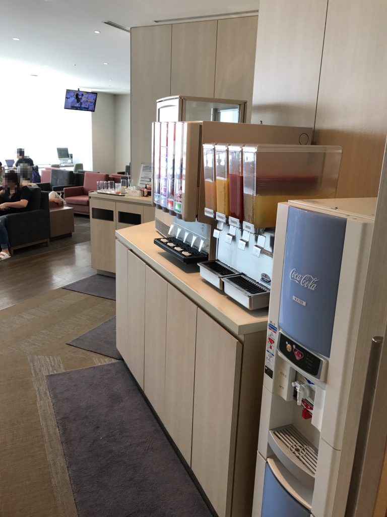 羽田空港国際線のラウンジをエコノミーでも利用できるクレジットカード