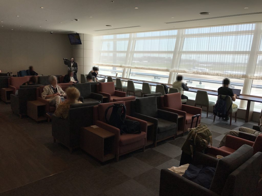 羽田空港国際線のラウンジをエコノミーでも利用できるクレジットカード