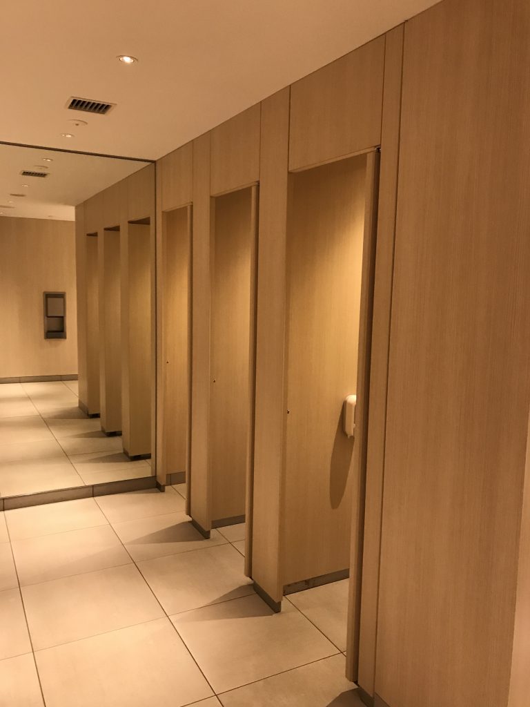 羽田空港国際線のラウンジをエコノミーでも利用できるクレジットカード