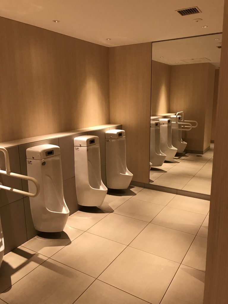 羽田空港国際線のラウンジをエコノミーでも利用できるクレジットカード