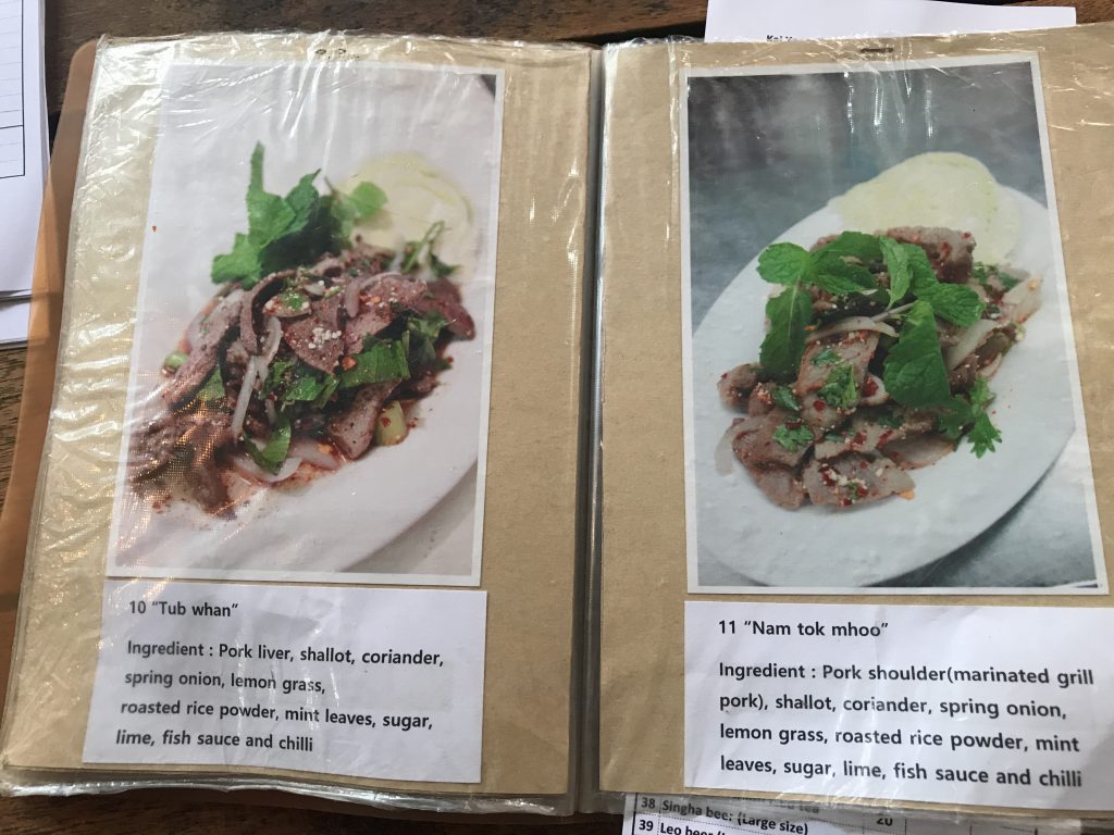 チェンマイの絶品ローストチキンのお店「Cherng Doi Roast Chicken」