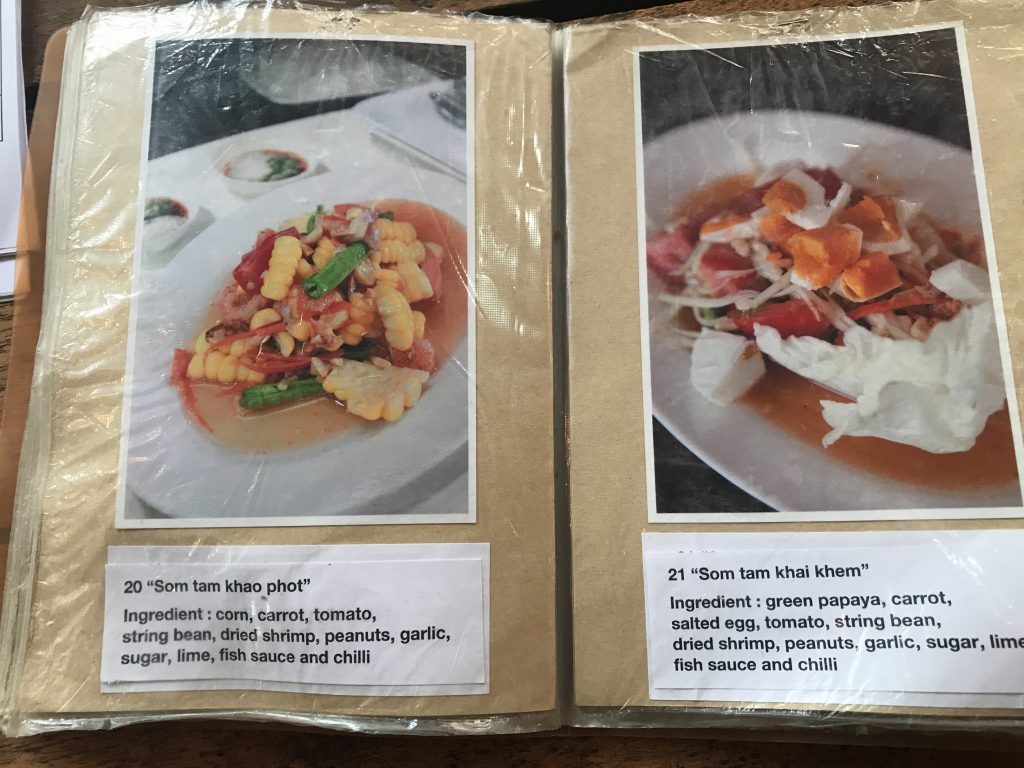 チェンマイの絶品ローストチキンのお店「Cherng Doi Roast Chicken」