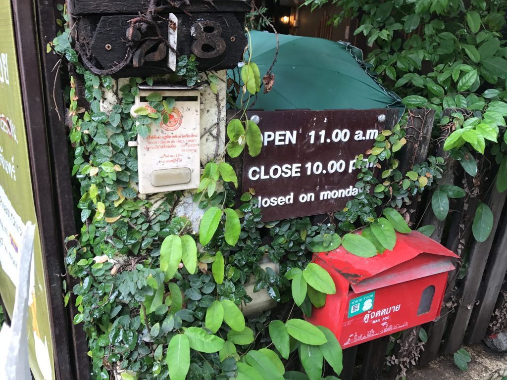 チェンマイの絶品ローストチキンのお店「Cherng Doi Roast Chicken」