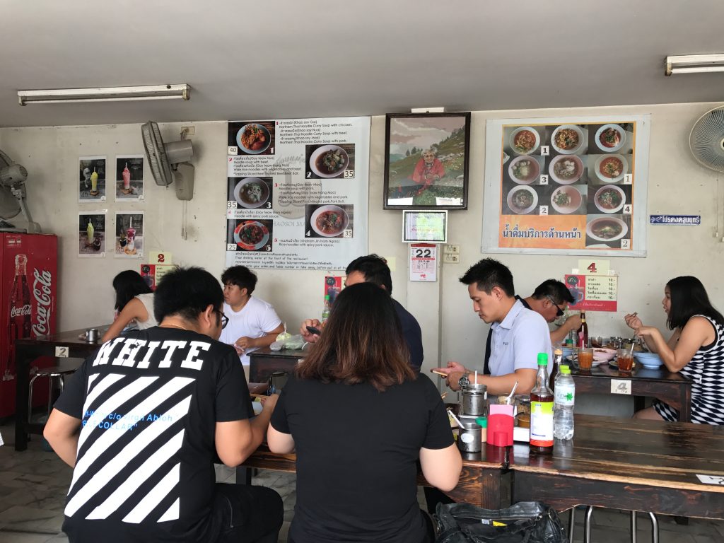 カオソーイの有名店「Khao Soi Mae Sai」で別料理に挑戦(その2)