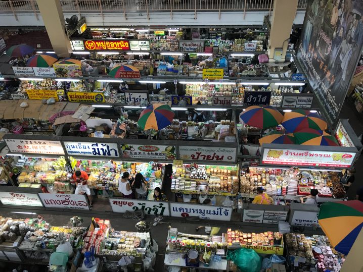 チェンマイの台所ワロロット市場は見学するだけでも楽しい!
