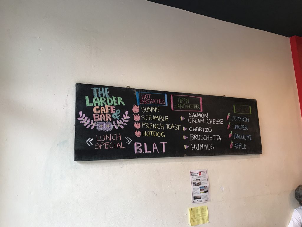 The Larder Cafe & Barの店内