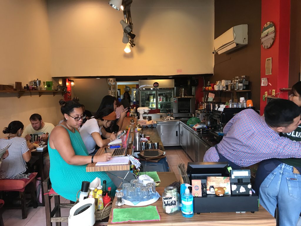 The Larder Cafe & Barの店内
