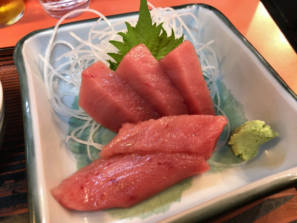 味安の本マグロ定食(980円)