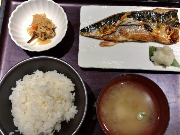 北千住やまやの塩サバ定食1,000円で明太子食べ放題✨
