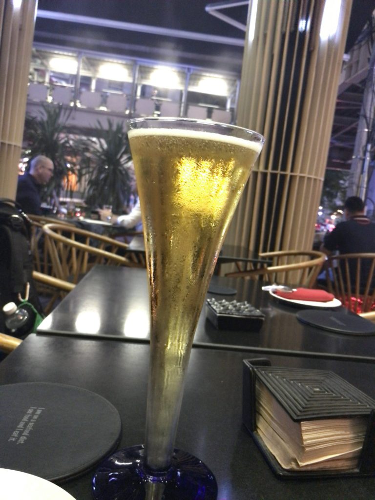 シンハービール(タワー)600円くらい(確か…150〜200Bの間)