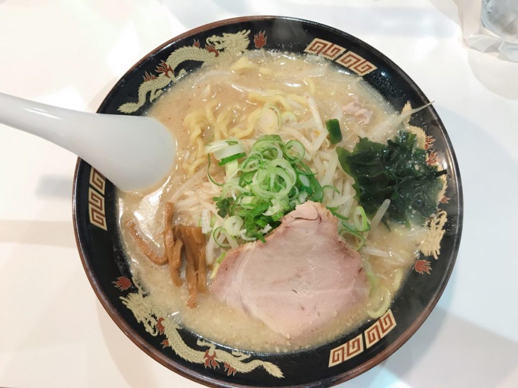 北海道ラーメン みそ熊(北千住店)の味噌ラーメン(680円)