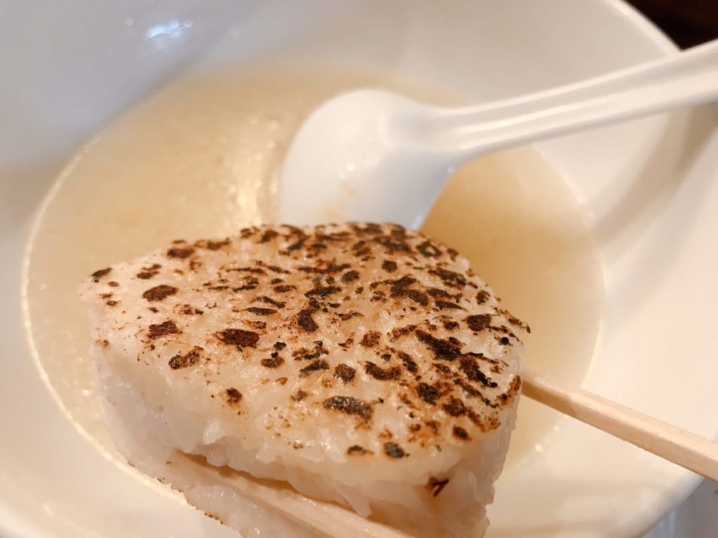 麺屋海神のあら炊き塩ラーメン へしこ焼きおにぎり付き(980円)※麺大盛り無料
