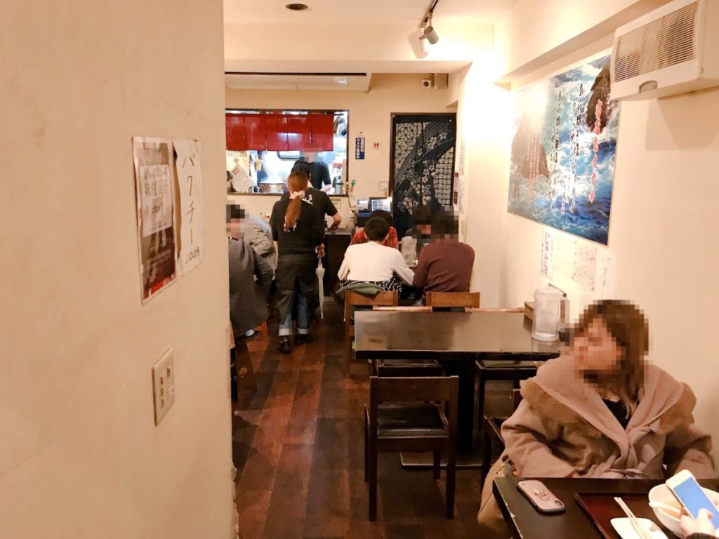 麺屋海神の店内
