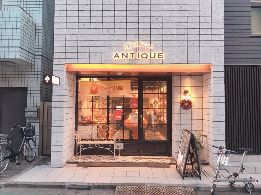 Antique表参道店の外観