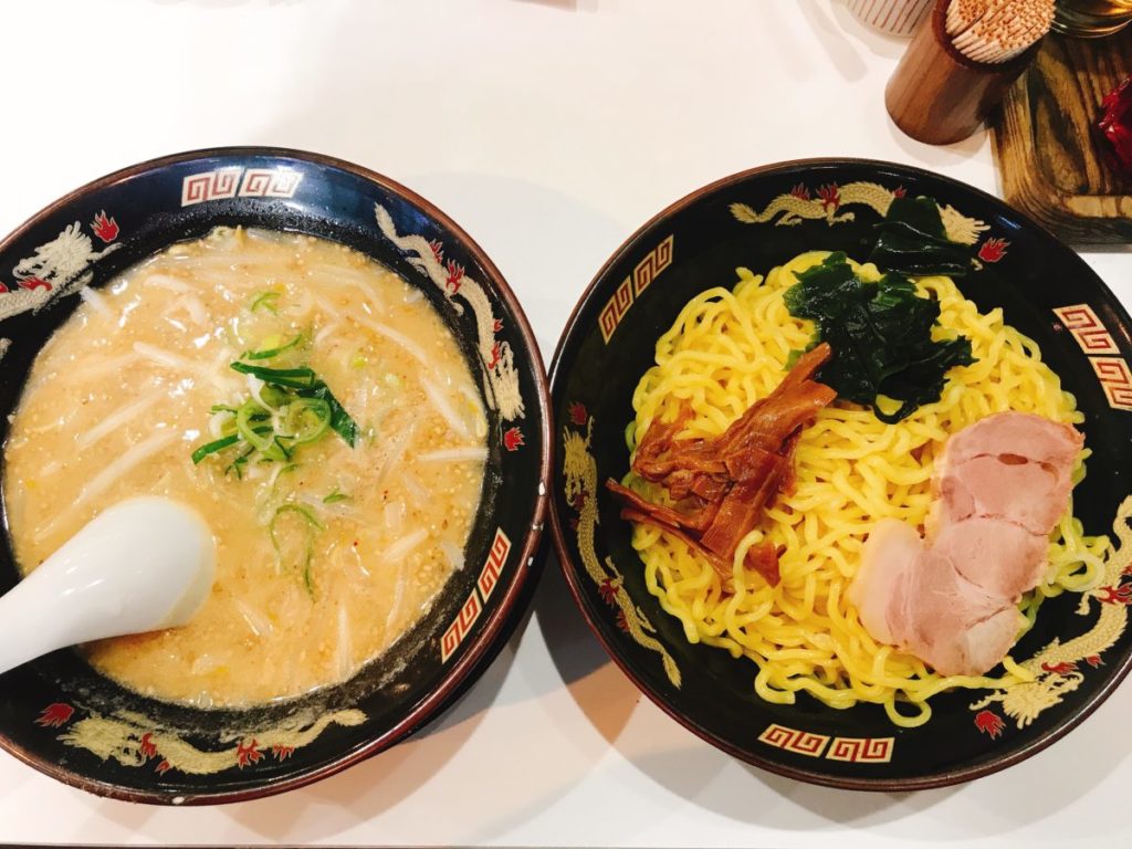 北海道ラーメン みそ熊(北千住店)のみそつけ麺(880円)大盛り無料