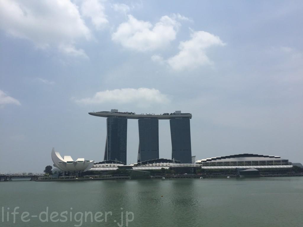 シンガポールのマリーナベイサンズが倒壊の危機？