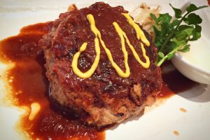 【赤坂】グルメ通もうなる✨大人気の鉄板焼きさとうのランチハンバーグ