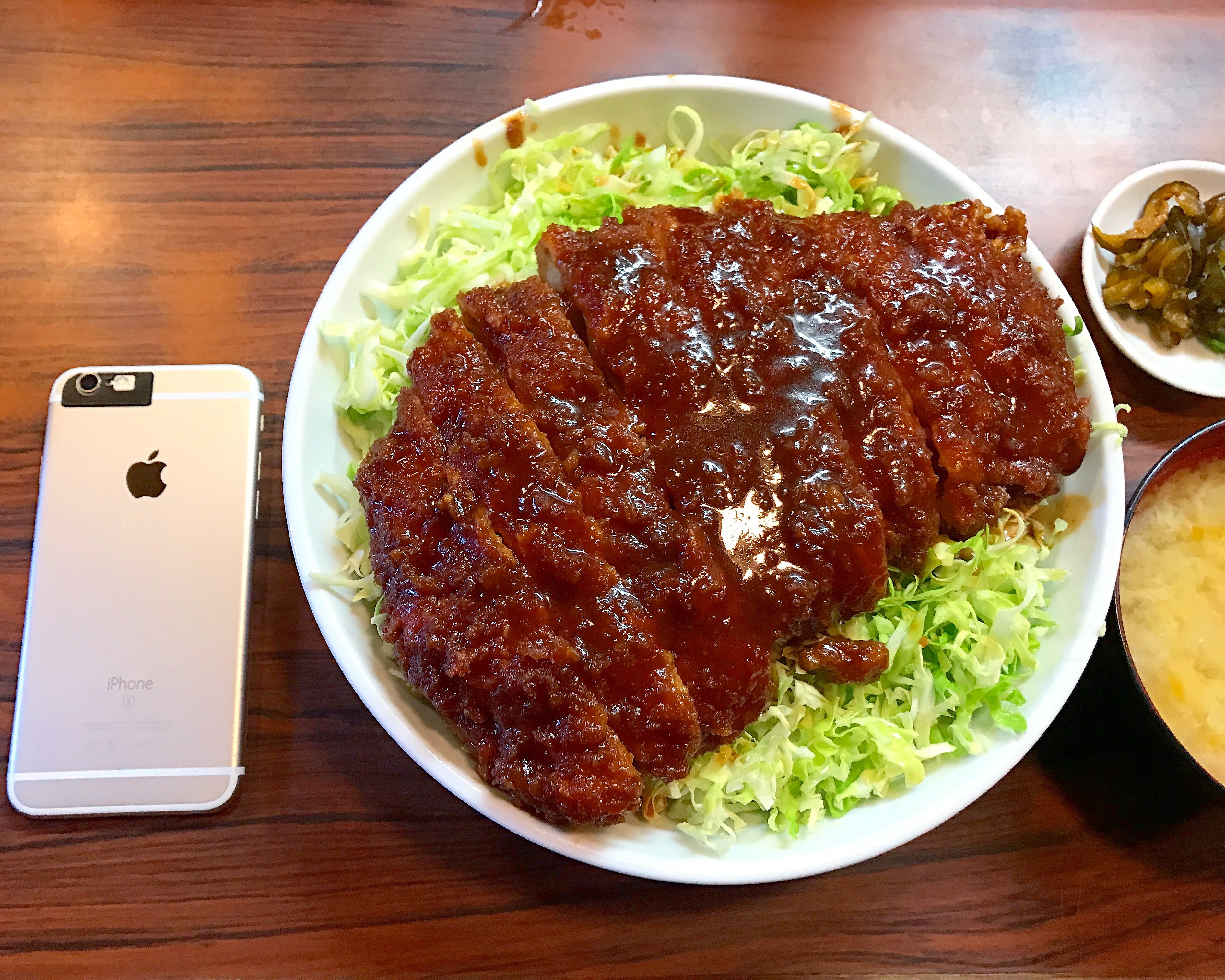 北千住 キッチンフライパンの名物グルメとんかつ 特大ロースソースカツ丼 でko負け Life Designer