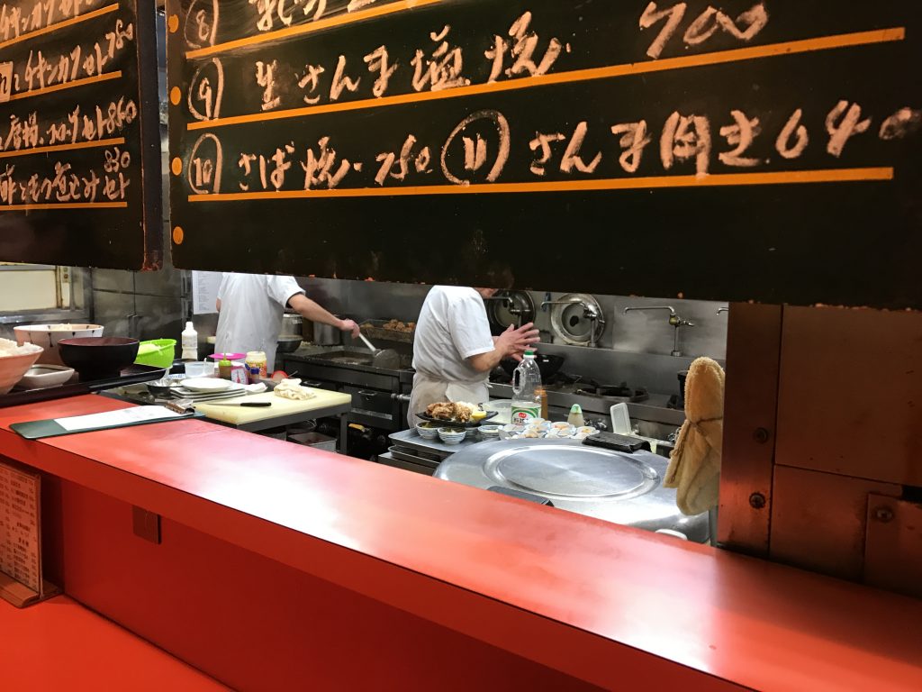 綾瀬の大人気居酒屋「味安」のカキフライ定食（890円）が大粒でうまい！