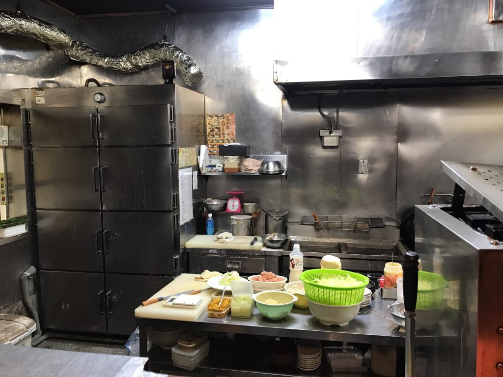 綾瀬の唐揚げで有名な居酒屋「味安」で唐揚げ定食に挑戦✨