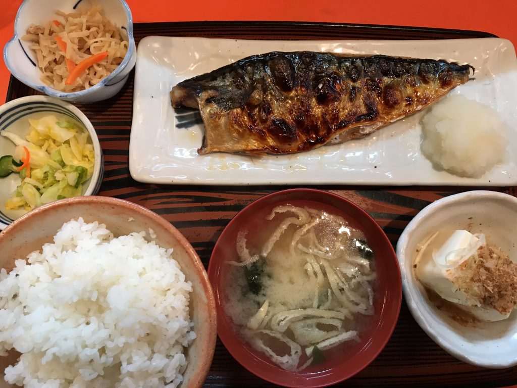 定食がおいしくて大人気の居酒屋✨綾瀬の味安は魚もおいしい！