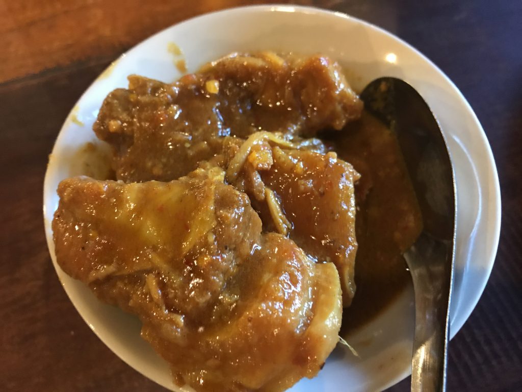 Gaeng Hang Lay（ゲーンハンレー） Northern Style Pork Curry with Garlic（豚肉とニンニク入り甘辛いイエローカレー）120B