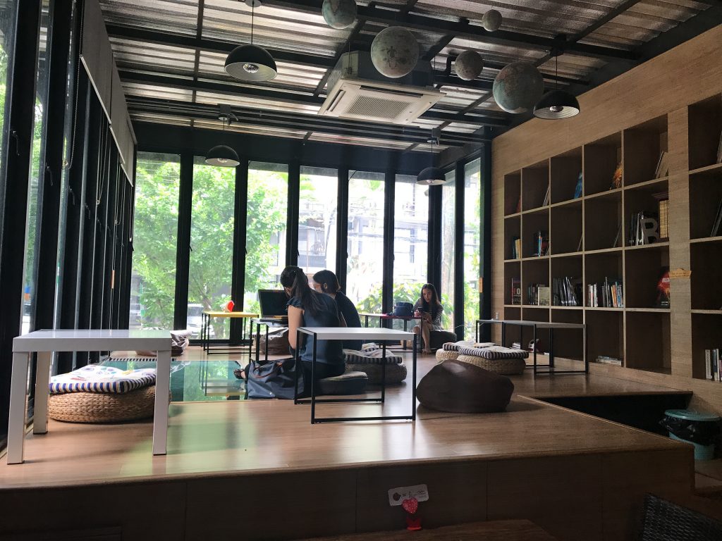 Library Coffeeの店内
