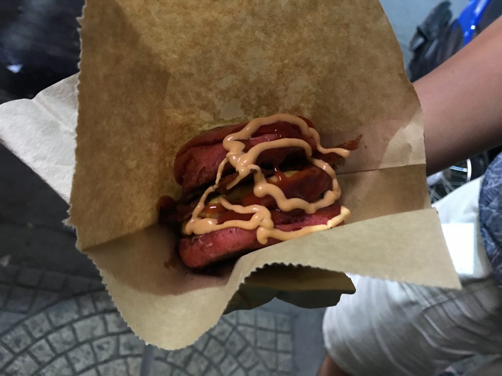 Bacon Cheese Burger（350円）