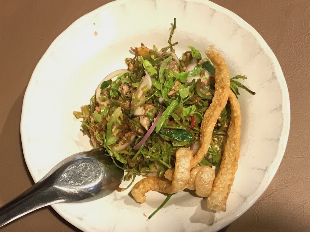 305: Young Tamarind Leaves Spicy Salad（270円）