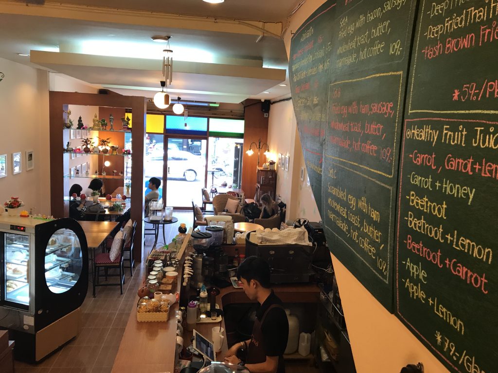 Pai Yan Yai Coffeeの店内