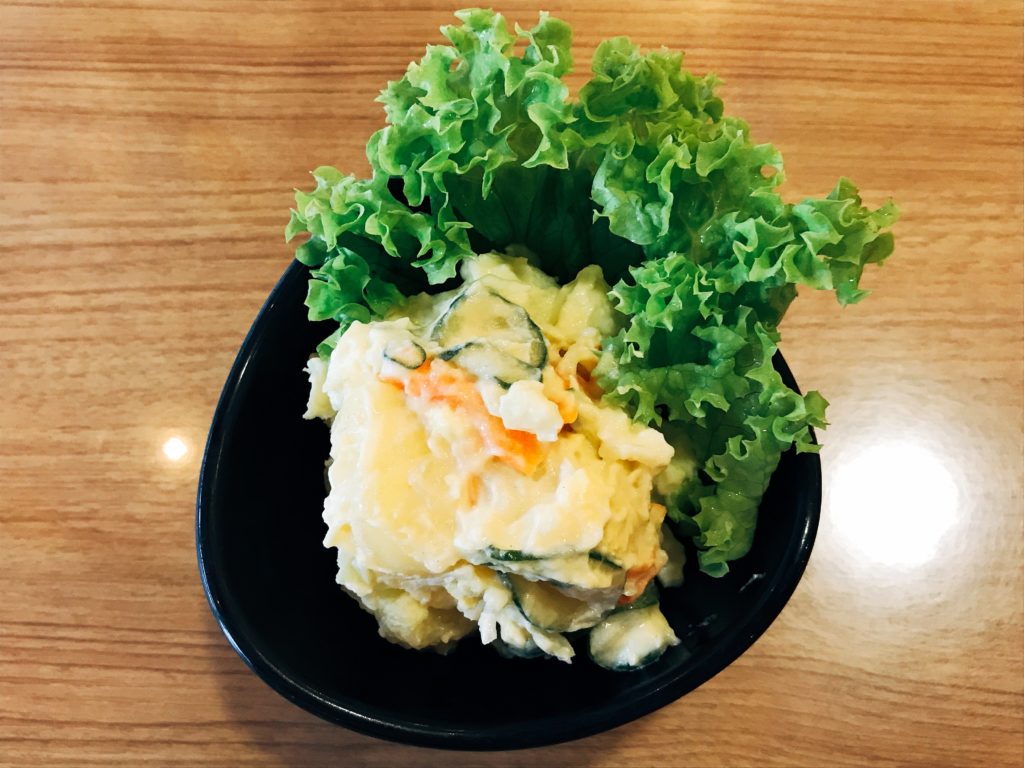 Kemuriのポテトサラダ（300円）