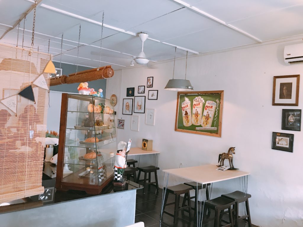 マラッカの穴場カフェOla Lavenderia cafeの店内