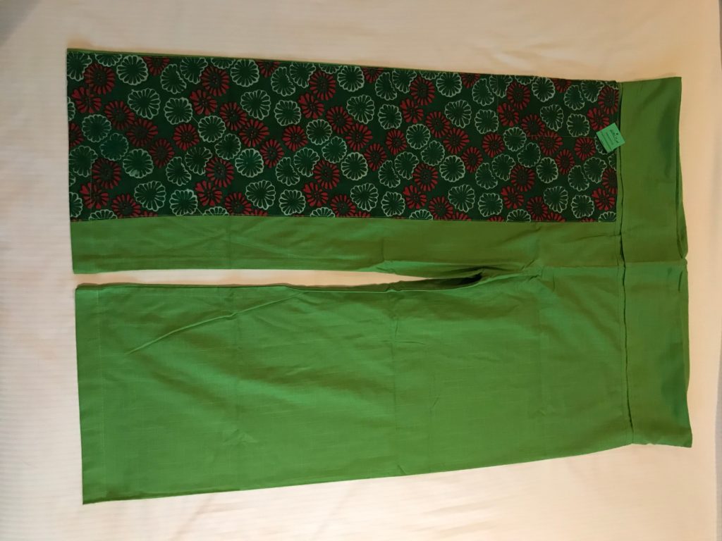 緑色パンツ(1,000円）