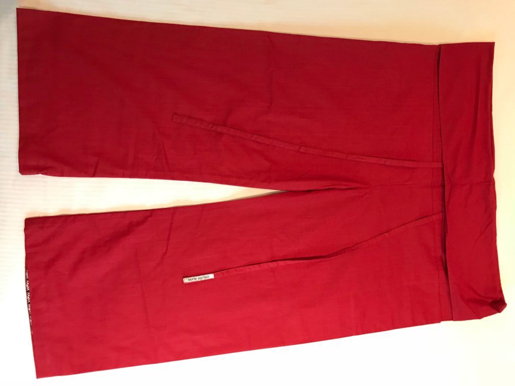 赤色パンツ(1,000円）